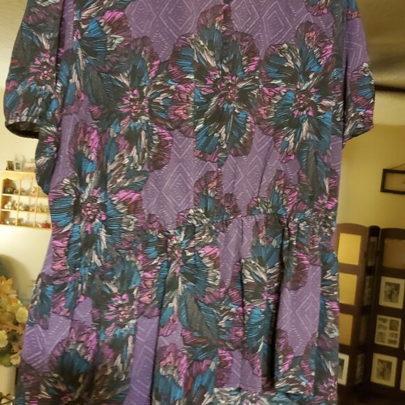 Lane Bryant Woman's Printed Purple/Mauve Short Puff Sleeve Lace Up Blouse - Picture 8 of 8